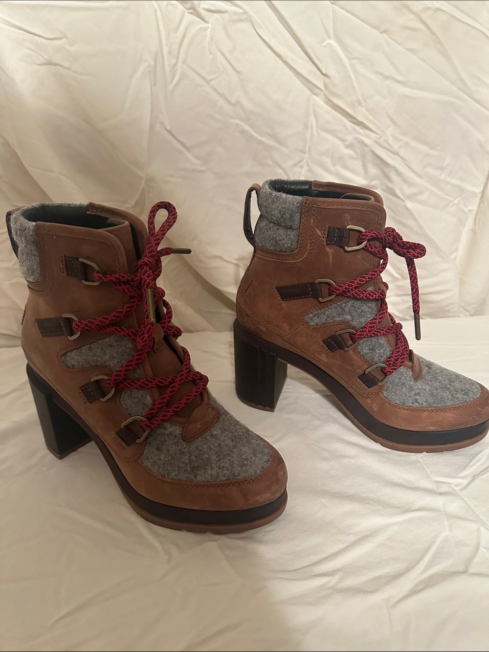 Sorel Brown Leather and Gray Wool Lace-Up Heel Boots with Red Laces
